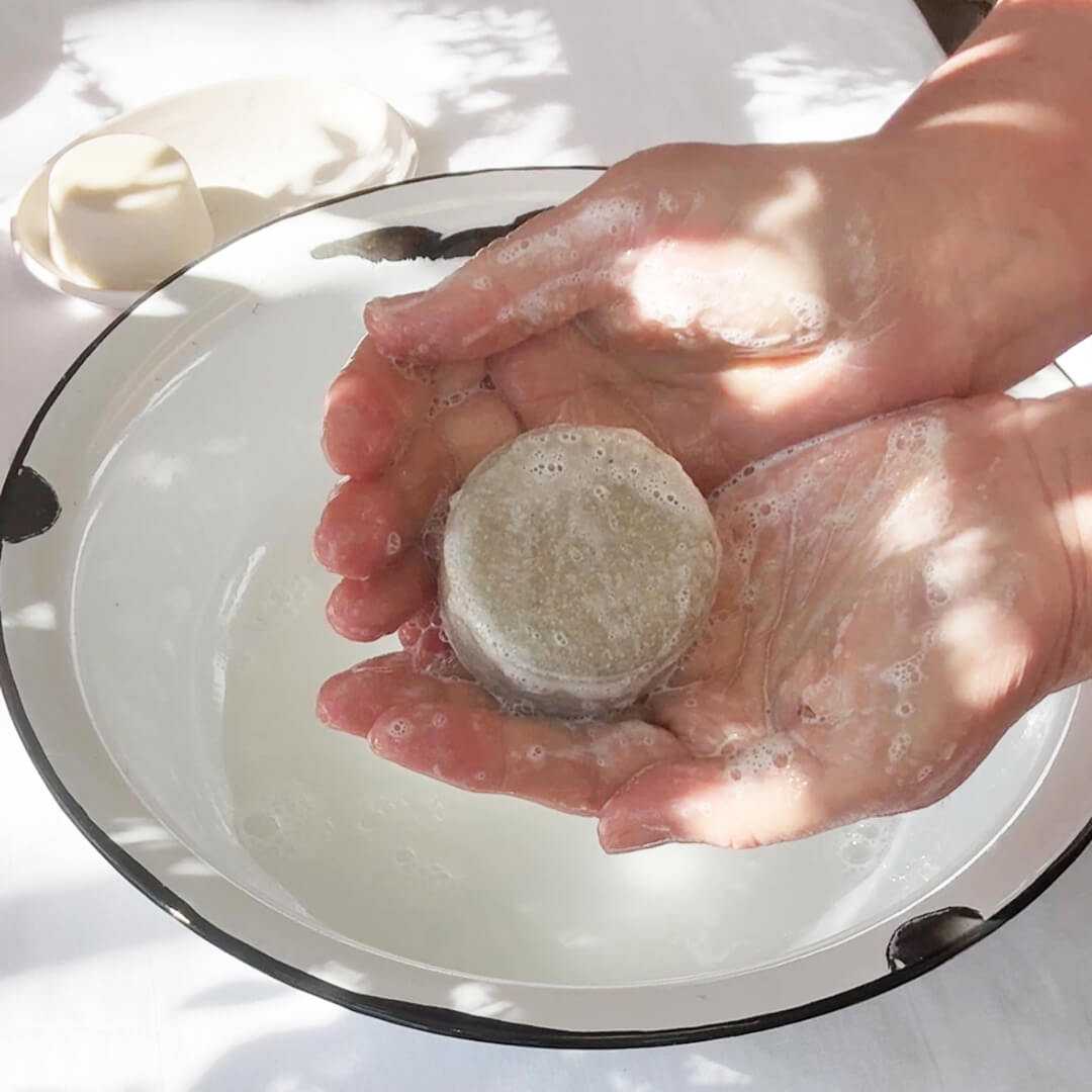oatmeal and honey botanical shampoo bar for sensitive scalp