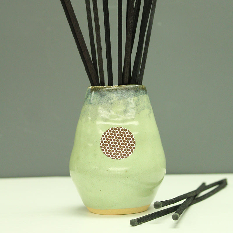 teardrop handmade pot - green with 8" matches