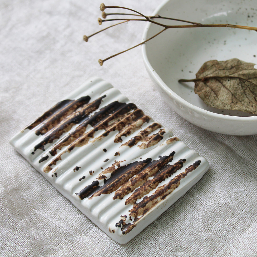 Ceramic Soap Dish Small Ridges White and Mason Stain