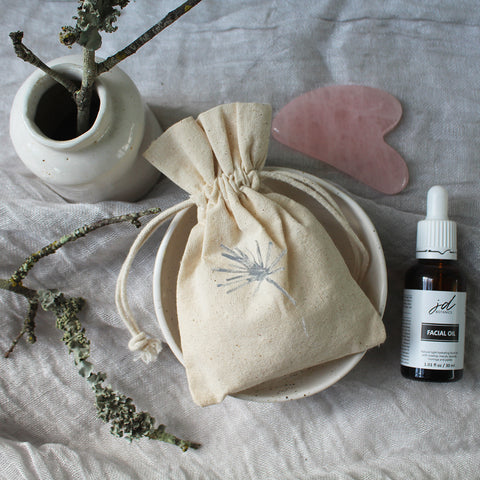 Facial Oil and Gua Sha Gift Set in Eco-Friendly Gift Bag