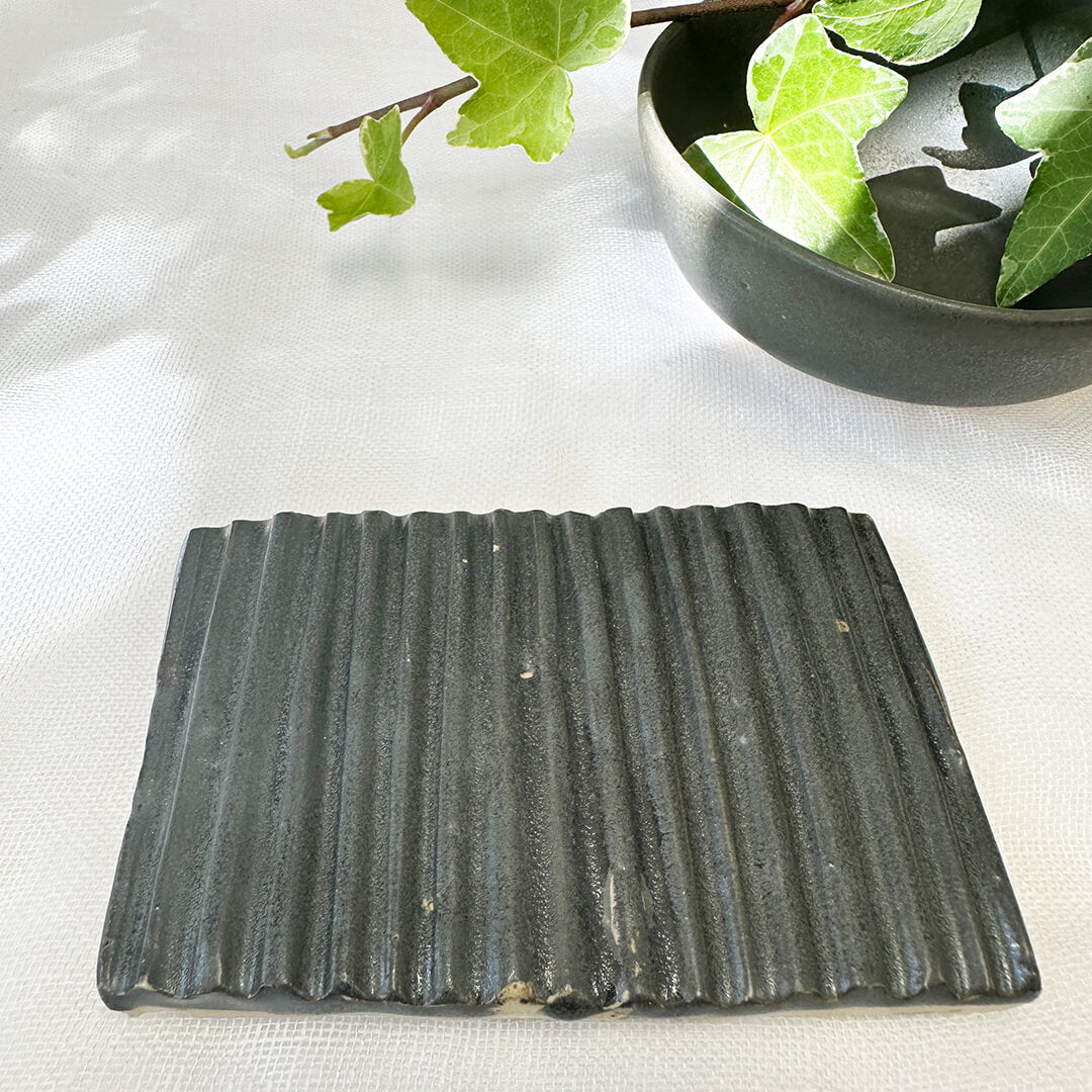 Ceramic Soap Dish Small Ridges Charcoal