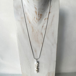 howlite necklace